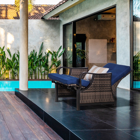 Outdoor Recliner Chair with Thick Pads